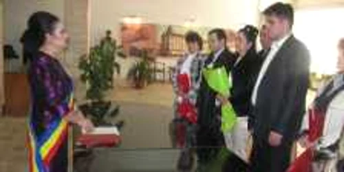 Anul trecut, 15 de perechi au spus "Da" in fata ofiterului Starii Civile