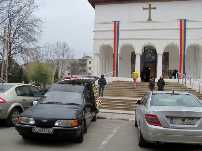 Slujbele de înmormântare se plătesc Foto:I.S.