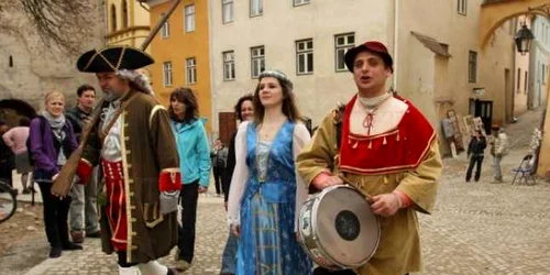 carnavalul lolelor