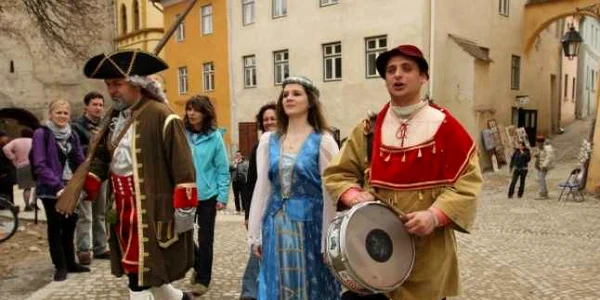 carnavalul lolelor