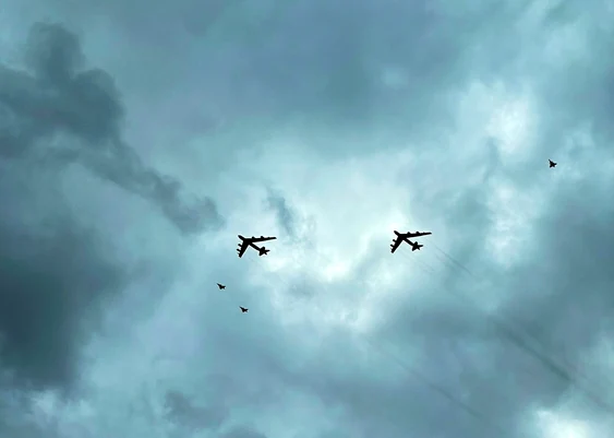 Bombardiere americane B-52 deasupra capitalei Suediei / Foto Twitter