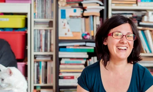 „Mi se pare esențial să fii împotriva sistemului“ – interviu cu scriitoarea Elena VLĂDĂREANU jpeg