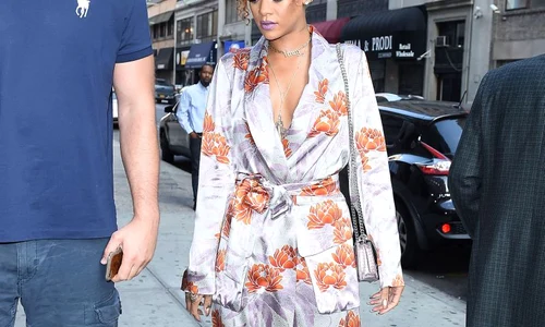 rihanna hepta 2126967 jpeg