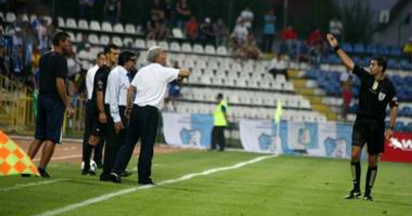 Târgu-Jiu:  Cârţu se simte vânat de arbitri