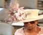 Oprah Winfrey a optat pentru o pălărie voluminoasă  jpeg