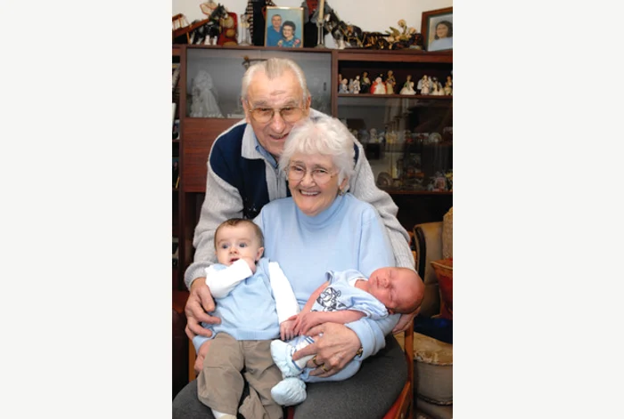 Hans şi Josie au avut 11 copii si 140 de nepoţi şi stră-stră-nepoţi