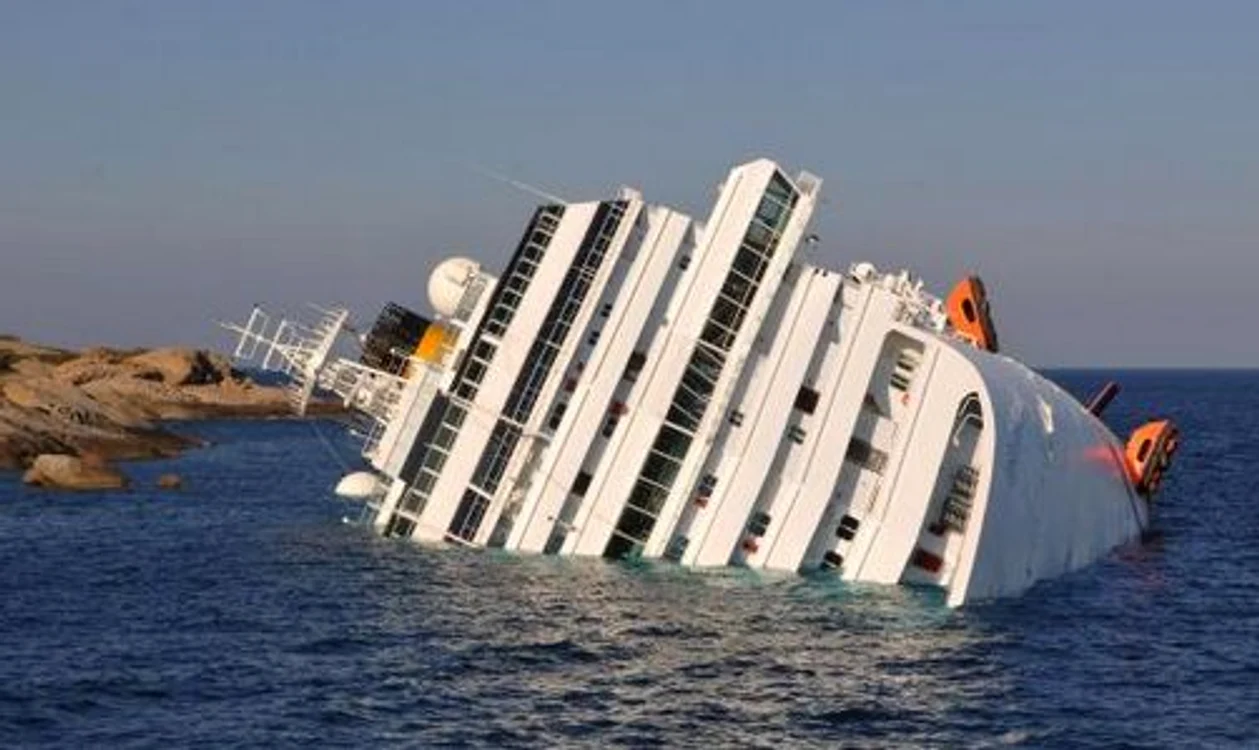 Nava Costa Concordia a naufragiat FOTO: Arhivă