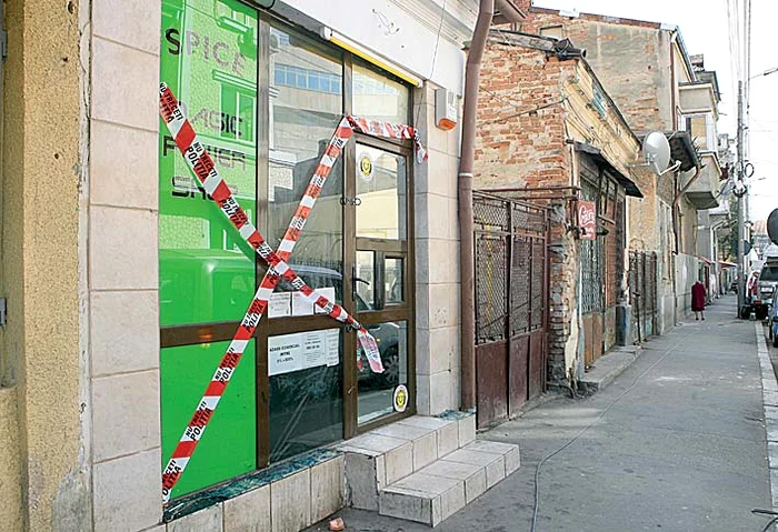 
    Un tânăr de 17 ani din Gorj, mândria Liceului Teologic, a fost prins de oamenii legii când vindea etnobotanice  