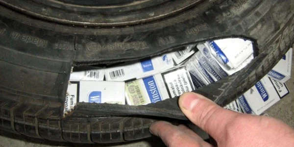 De obicei în anvelope există doar aer, dar poliţiştii de frontieră ştiu că mai există şi excepţii