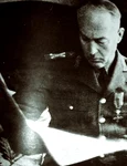 Ion Antonescu și Stelian Popescu, directorul ziarului Universul (© Wikimedia Commons)
