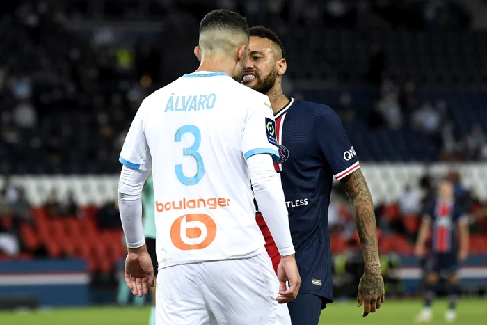 Neymar Jr și Alvaro s-au contrat în finalul partidei din 13 septembrieFoto: EPA-EFE