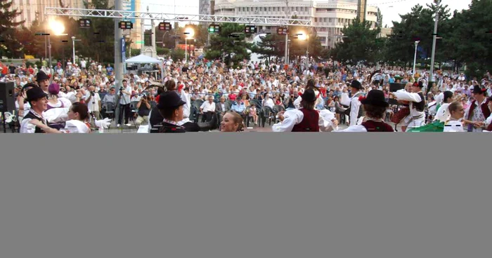 Artiştii Centrului Cultural „Dunărea de Jos” vor crea a adevărată atmosferă de sărbătoare   Foto: Bogdan Nistor 