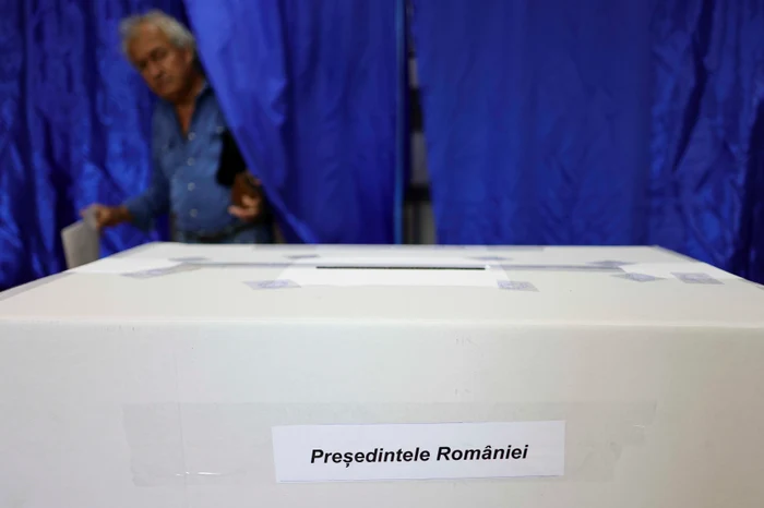 Românii vor putea apela call center-ul Expert Forum pentru asistență electorală. Semnalarea neregulilor din secțiile de votare se va face online