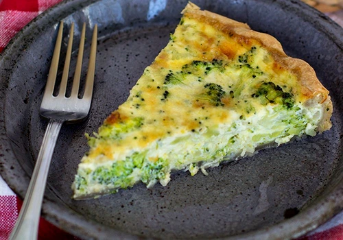 tarta broccoli si cheddar jpeg