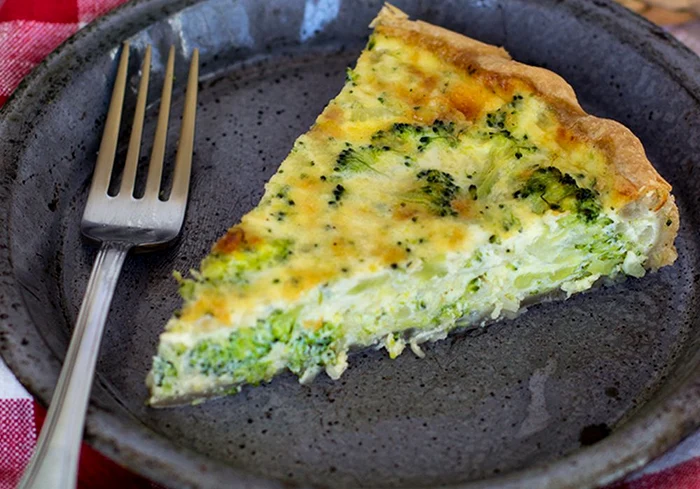 tarta broccoli si cheddar jpeg