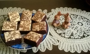 prajitura pufoasa cu cacao si crema de vanilie jpeg