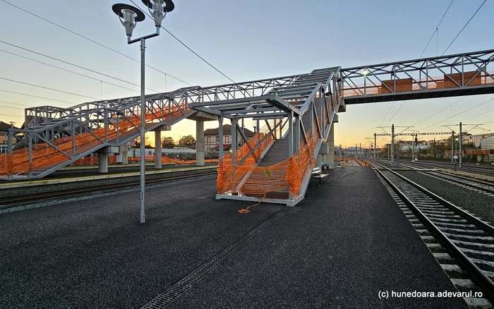 Pasarele din gara Simeria (foto: Daniel Guță / Adevărul)