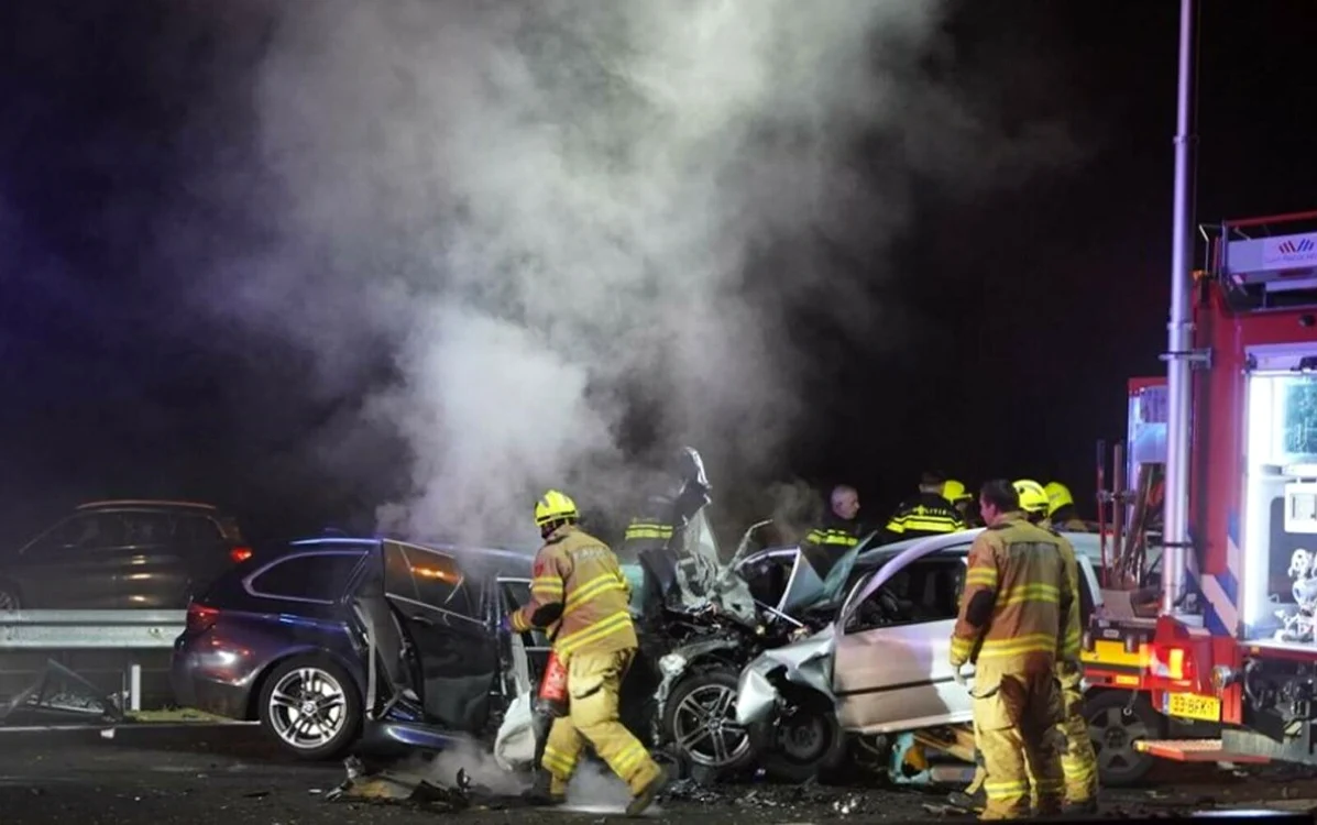 Accident cumplit provocat de un român în Olanda FOTO nos.nl