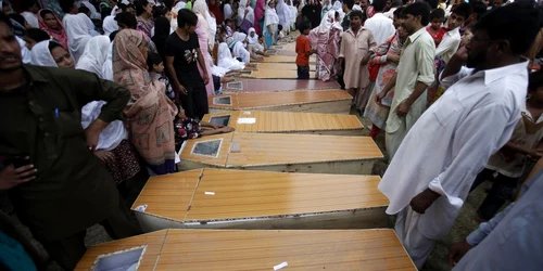 atentat biserica pakistan reuters