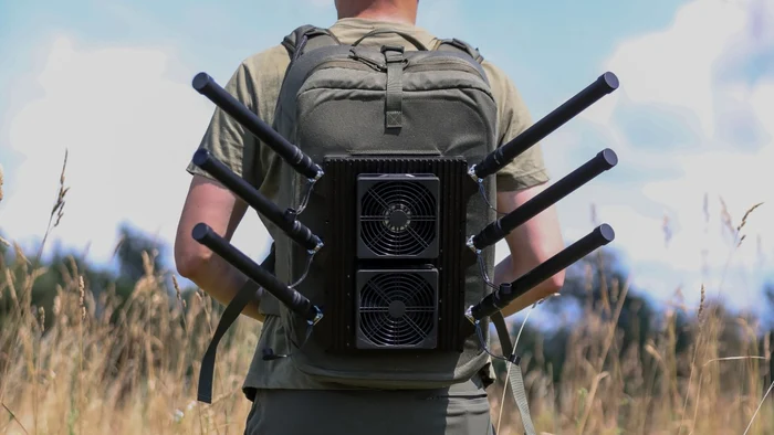 Rucsac arici anti-dronă/ FOTO:KVERTUS