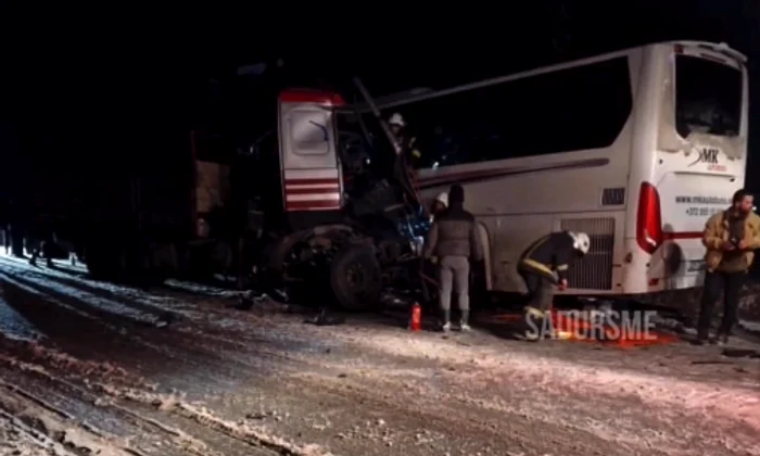 Condițiile meteo ar fi cauzat mai multe accidente pe aceiași autostradă Foto: Captură video