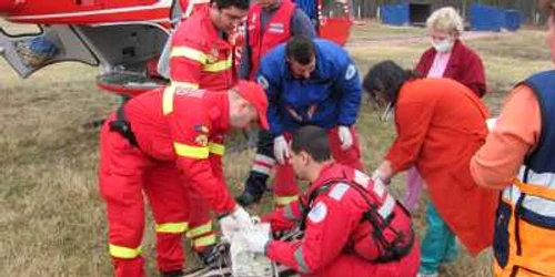 Unul dintre copii a fost luat cu elicopterul