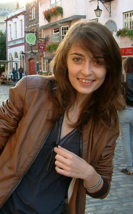 
    Aura Ion era studentă în anul V la Medicină Militară  