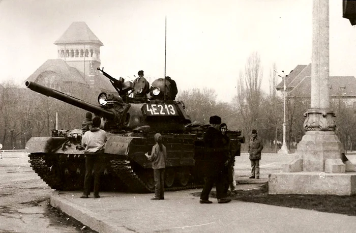 Tanc la Revoluția din 1989 FOTO insulina shutterstock