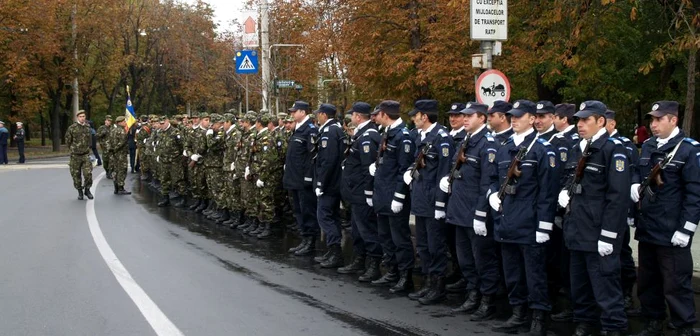 MApN implementează metode
ca-n vest pentru studenţi, în timp ce Ministerul Educaţiei continuă să gireze universităţi cu profesori de specialităţi inutile. FOTO: Adevărul