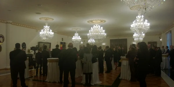 scoala diplomatie economica