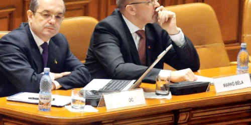 Marko Bela a convocat o şedinţă  extraordinară a UDMR pentru a analiza  o eventuală ieşire din Guvernul Boc