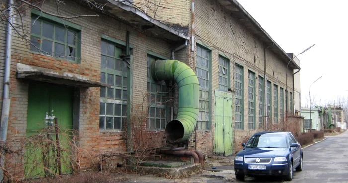 Demolarea halelor ar putea produce o catastrofă ecologică. Foto: Arhivă