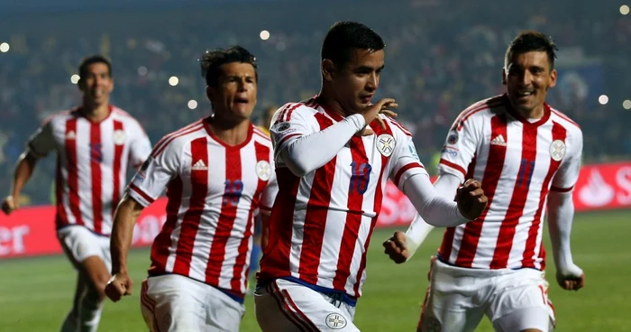 Derlis González (numărul 10) a contribuit decisiv la calificarea Paraguay-ului. FOTO: AP