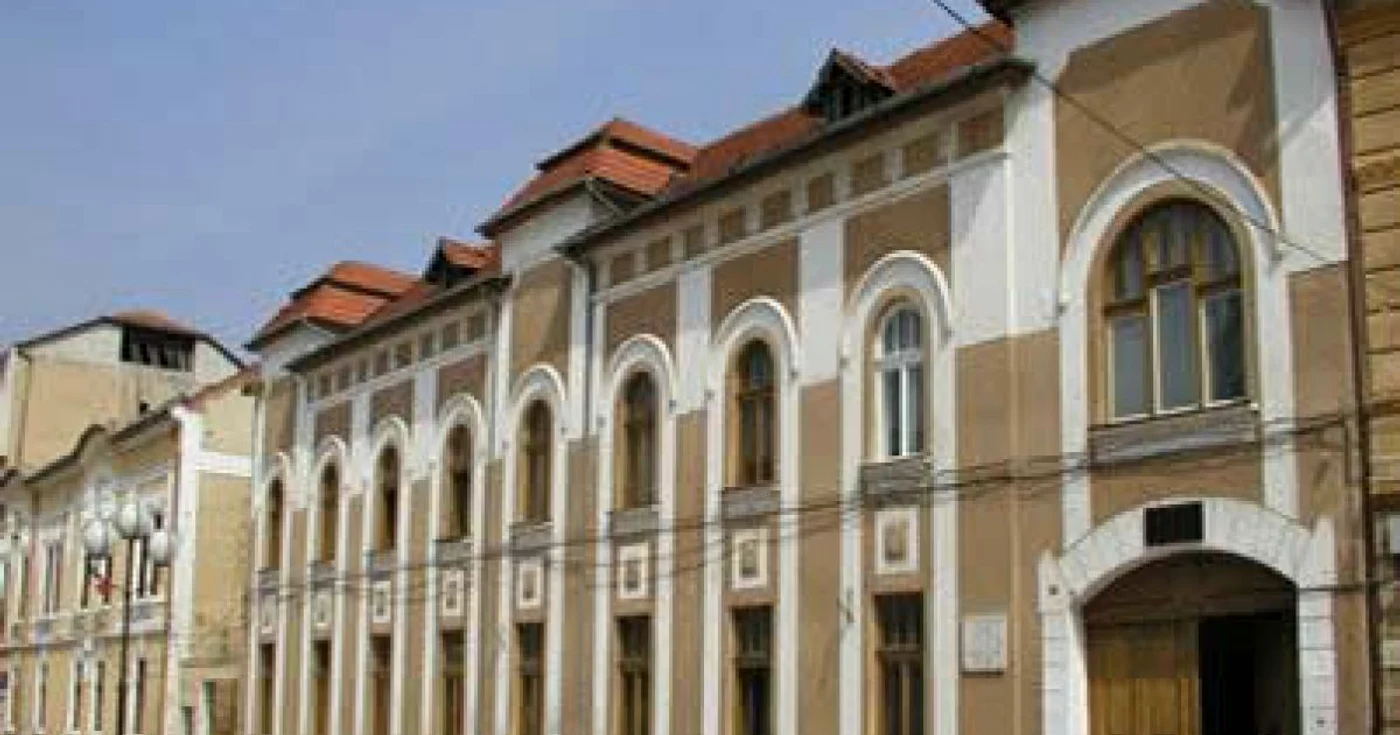 Seminarul Teologic este amplasat în centrul oraşului 