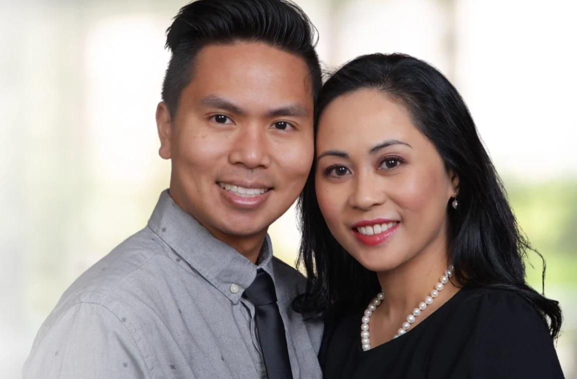 Un milionar care și-a construit averea de la zero dezvăluie cele cinci fraze pe care le repetă zilnic copiilor săi: „Poți să faci bani și în timp ce dormi”