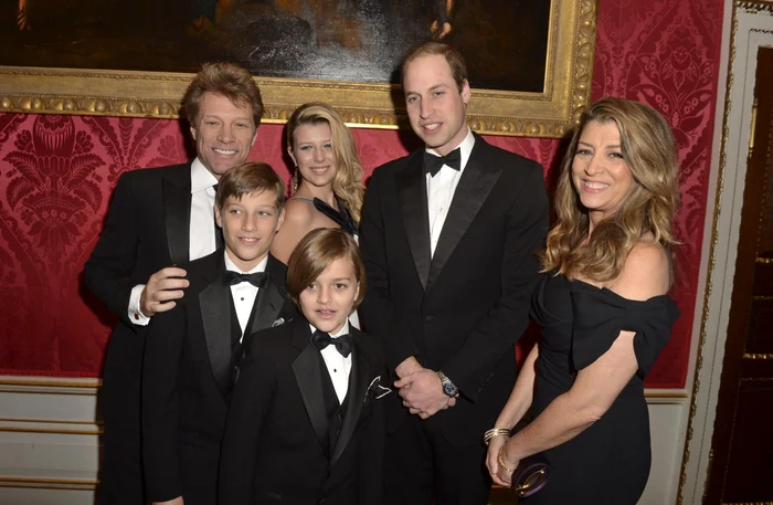 Ducele de
Cambridge a făcut cunoştinţă cu Taylor Swift şi cu Jon Bon Jovi
la recepţia organizată înainte de începerea evenimentului,
intitulat „The Winter Whites Gala“
FOTO Reuters