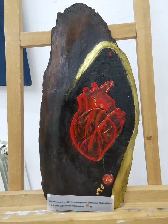 Lemnului artista îi acordă o atenție aparte FOTO: Alina Mitran