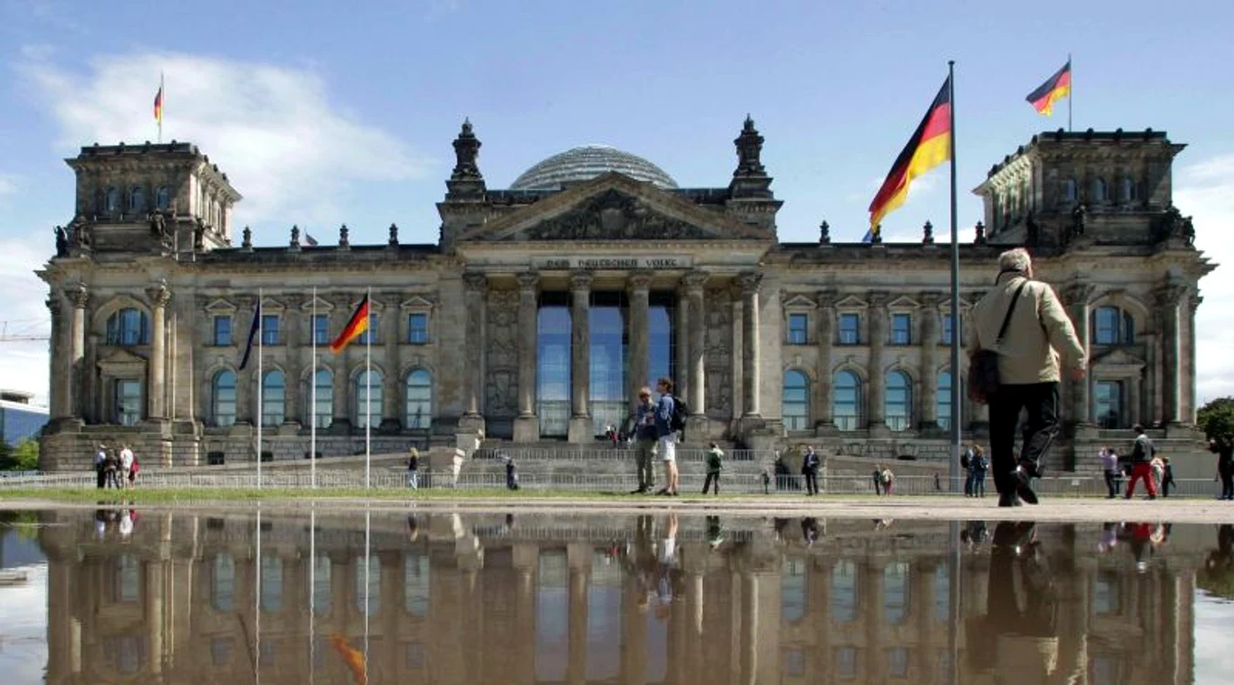 
    Reichstag-ul este una dintre principalele atracţii turistice ale Berlinului. (Foto: Reuters)  
