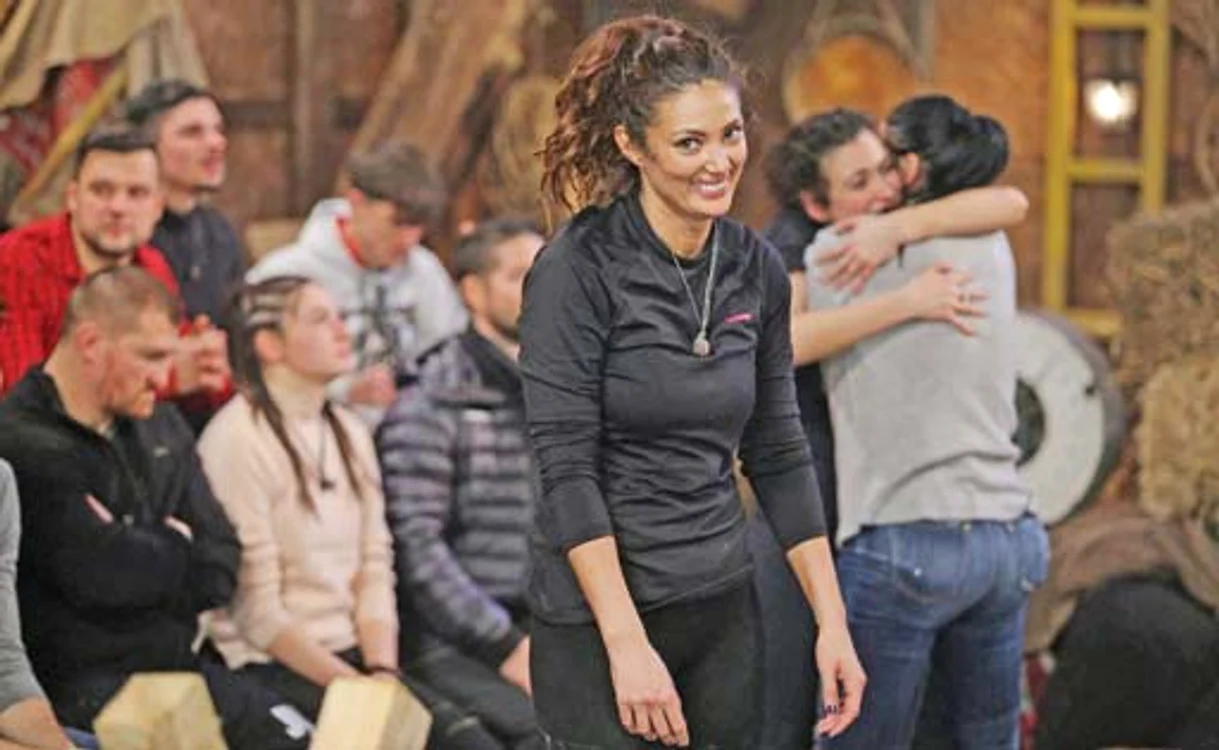 Claudia, ajutată la greu de Cătălin Cazacu