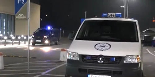 Alertă cu bombă la Shopping City Mall din Râmnicu Vâlcea Foto captură video