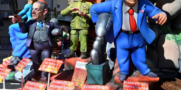 Figurine uriașe cu Trump, Putin și Netanyahu, la un festival din Spania FOTO AFP