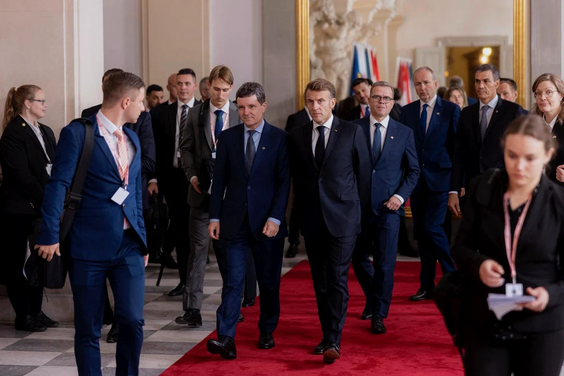 România speră să fie apărată de Franța lui Macron. FOTO: X