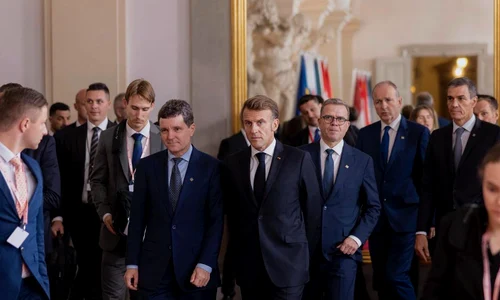 Nicusor Dan, Macron X jpg