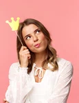 femeie ca o regină foto   Shutterstock jpg