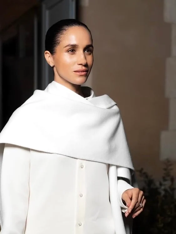 Meghan Markle în Balenciaga   Instagram jpg