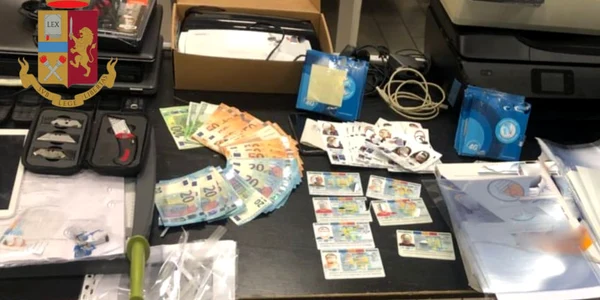 romani arestati pentru ca fabricau documente false in italia foto questure.poliziadistato.it