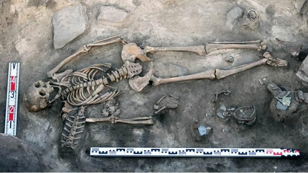 Arheologii au descoperit o înmormântare rară din secolul al X-lea, în sudul Rusiei (© Serviciul de Presă al Institutului de Istoria Culturii Materiale al Academiei Ruse de Științe)