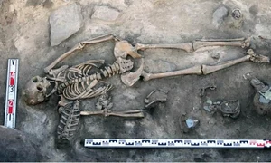 Arheologii au descoperit o înmormântare rară din secolul al X-lea, în sudul Rusiei (© Serviciul de Presă al Institutului de Istoria Culturii Materiale al Academiei Ruse de Științe)