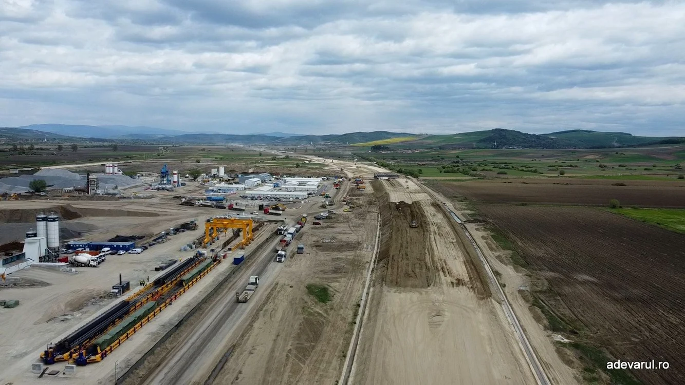 Autostrada Unirii, zona Acățari. Foto: Daniel Guță. ADEVĂRUL