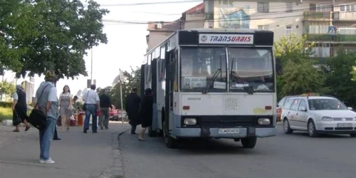 Autobuzele vor circula după un program special